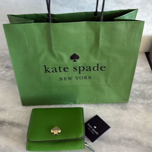 Kate Spade Kayla Pebbled Leather Green Wallet NWT - Picture 13 of 13